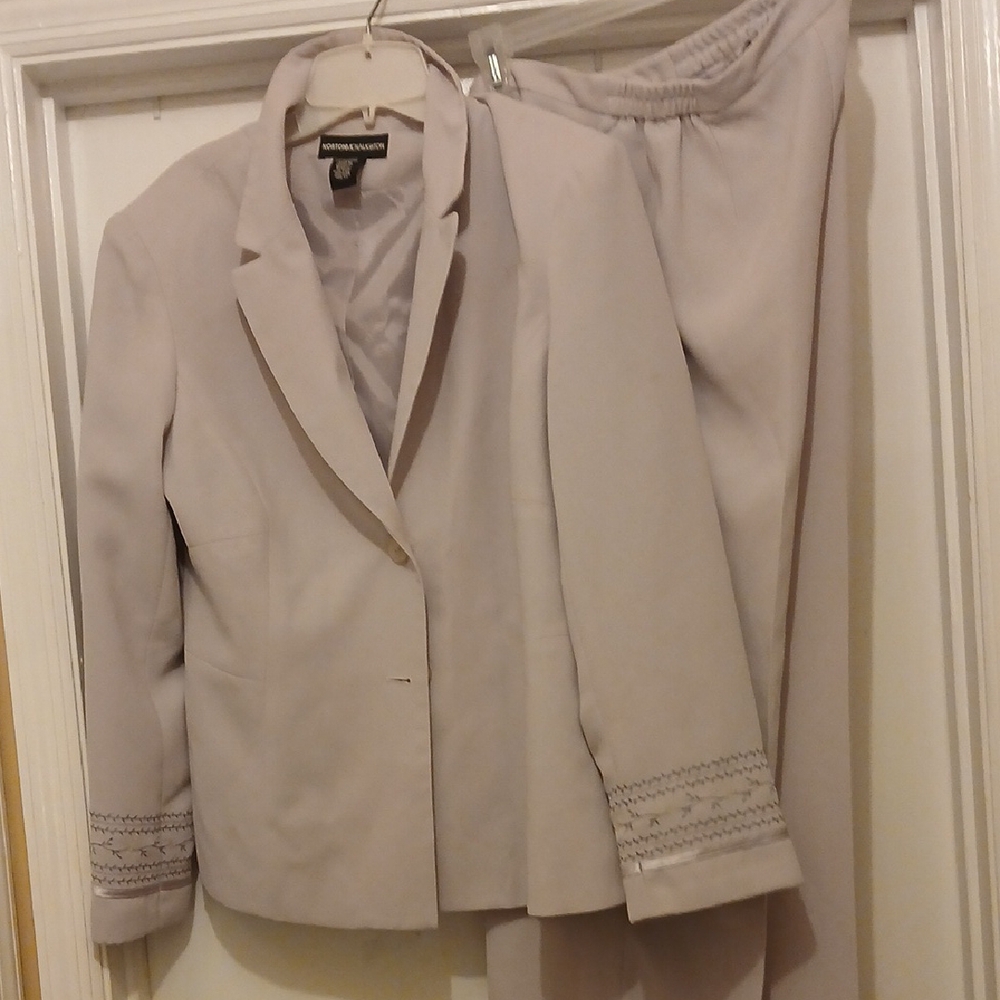Worthington  Women's  liighr Purple Jacket & Pants Set